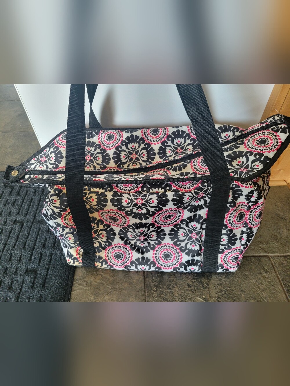 Thirty-One Cooler Bag in black and pink flower print